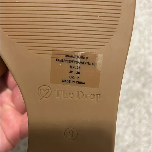 Tan Leather Slide Sandals with Cutout Design - Picture 4 of 4